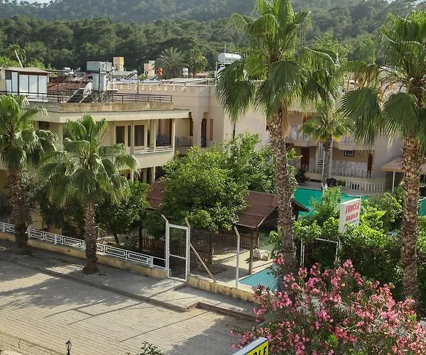 Hubble Bubble Aparthotel