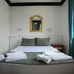 Hubble Bubble Aparthotel *