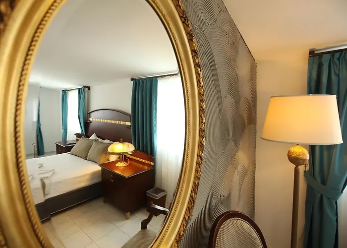 Hubble Bubble Aparthotel